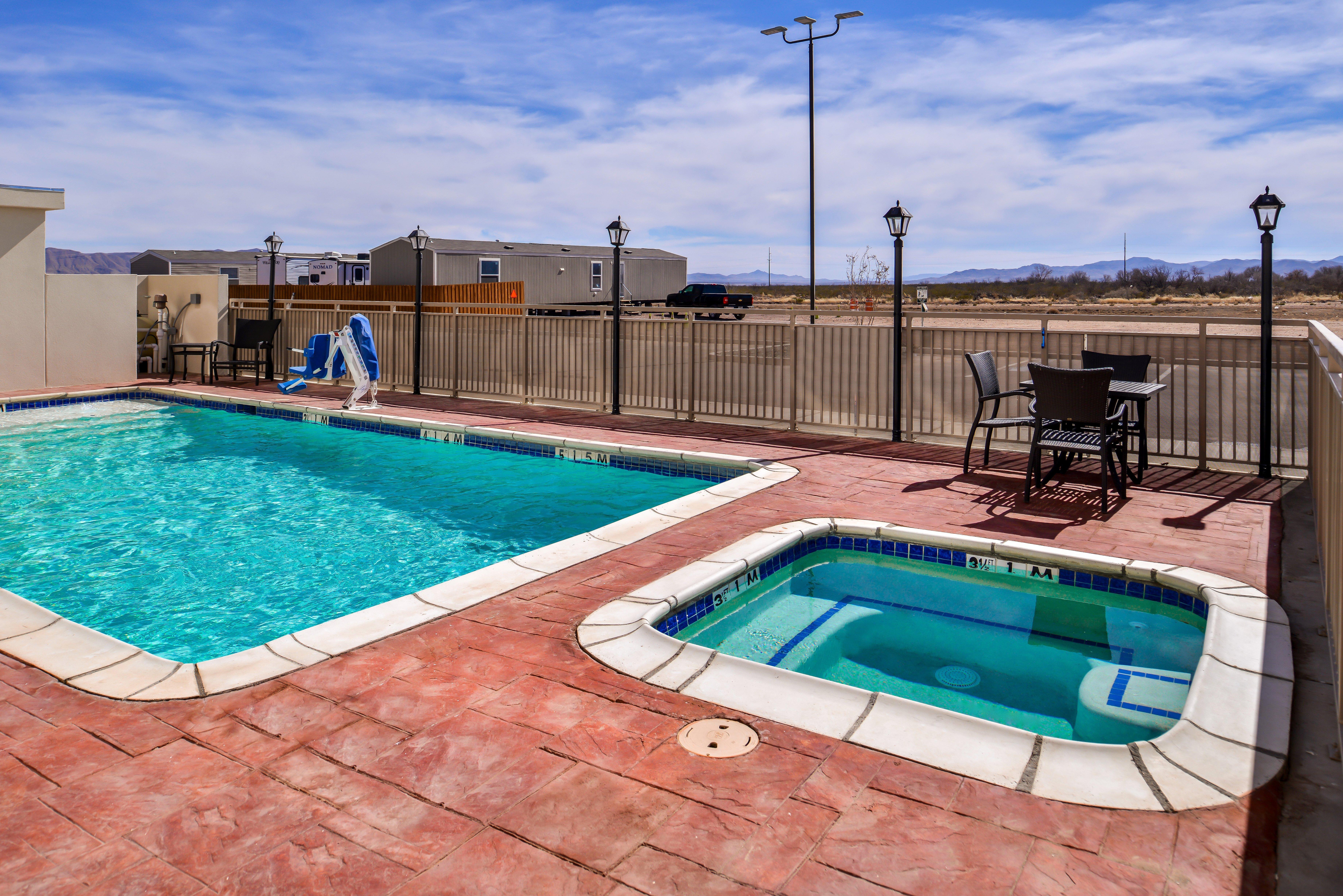 Holiday Inn Express & Suites - Van Horn By Ihg Exterior foto